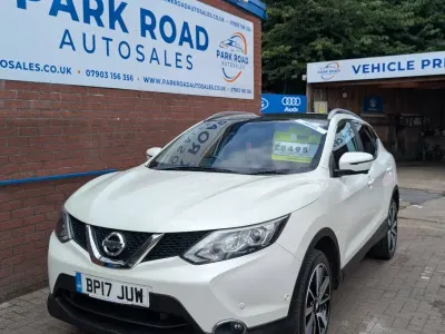 Used Nissan Qashqai Tekna 2017 White SUV
