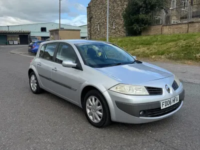 Used Renault Mégane II Dynamique 2006 Silver Hatchback