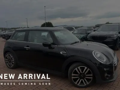 Usado Mini Cooper Exclusive 134 CV (98 kW) 2019 Negro Utilitario