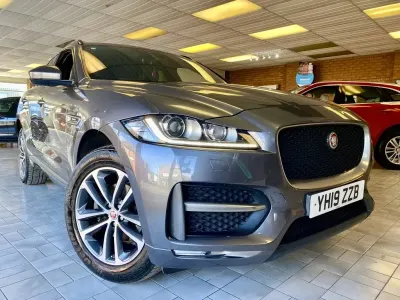 Begagnad Jaguar F-Pace R-Sport 180 HK (132 kW) 2019 Grå SUV
