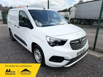 Used Vauxhall Combo Sportive 100 HP (73 kW) 2020 White MPV