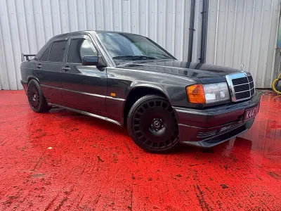 Used Mercedes 190 109 HP (80 kW) 1993 Blue Sedan