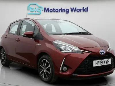 Second-hand Toyota Yaris Hybrid 101 CP (74 kW) 2019 Hatchback