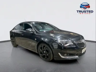 Używany Vauxhall Insignia SRi 136 KM (100 kW) 2016 Czarny Hatchback