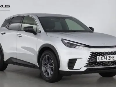 Used Lexus LBX 136 HP (100 kW) 2024 Silver SUV