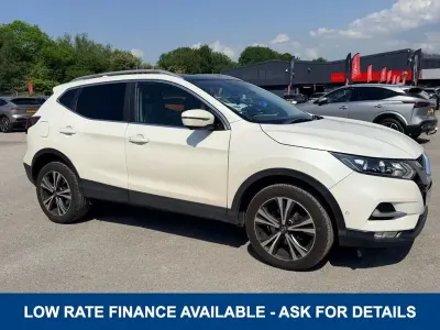 Używany Nissan Qashqai N-Connecta 140 KM (102 kW) 2020 Biały SUV