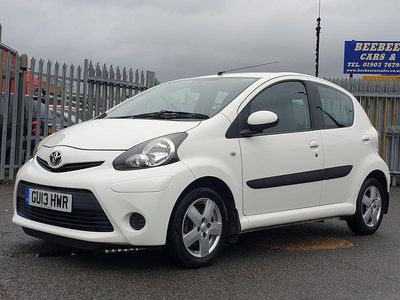 Used Toyota Aygo 67 HP (49 kW) 2013 White Hatchback