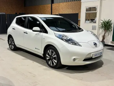 Used Nissan Leaf Tekna 80 kW (109 HP) 2014 White Hatchback