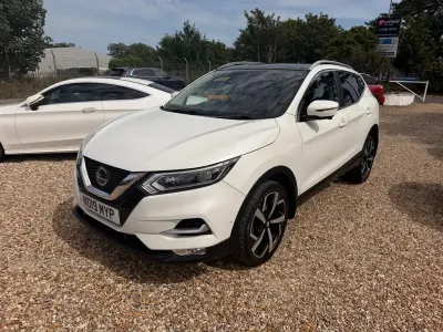 Used Nissan Qashqai Tekna 2019 White SUV