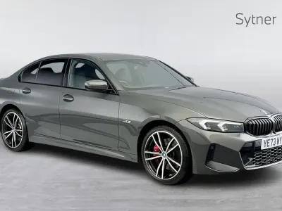 Begagnad BMW 330e M Sport 288 HK (211 kW) 2023 Grå