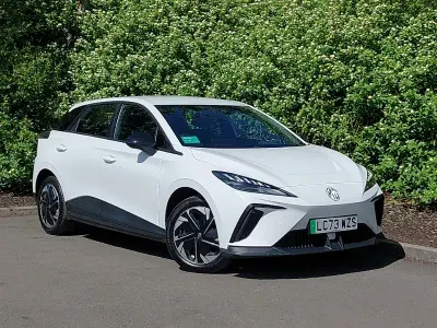 Used MG MG4 EV SE 149 kW (203 HP) 2023 White Hatchback