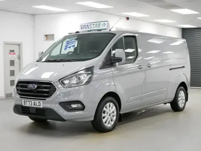 Begagnad Ford Transit Custom Limited 130 HK (95 kW) 2023 Grå Van