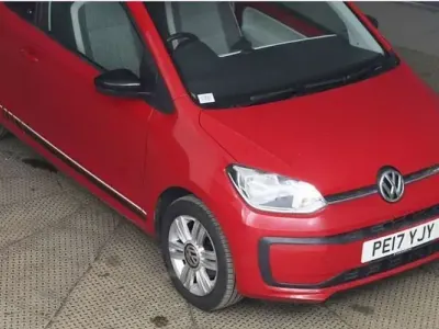Used VW up! Beats 60 HP (44 kW) 2017 Red Hatchback