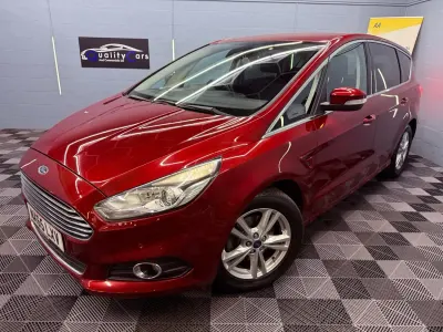 Begagnad Ford S-MAX Titanium 150 HK (110 kW) 2015 Röd Minibuss