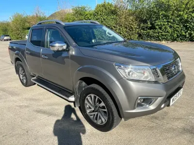 Used Nissan Navara Tekna 190 HP (139 kW) 2019 Grey Pickup