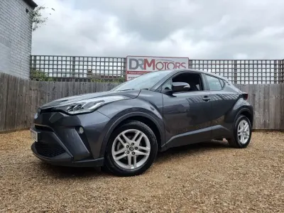 Käytetty Toyota C-HR 122 HP (89 kW) 2023 Harmaa Katumaasturi