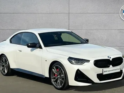 Begagnad BMW M240 M Sport 369 HK (271 kW) 2023 Vit Sportkupé