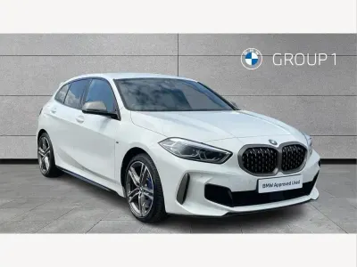 Käytetty BMW M135 Comfort Edition 306 HP (225 kW) 2021 Valkoinen Viistoperä