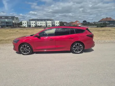 New Ford Focus ST-Line X 155 HP (114 kW) 2025 Red Estate