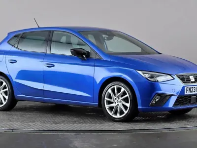 Usado Seat Ibiza FR 95 CV (69 kW) 2023 Azul Utilitario