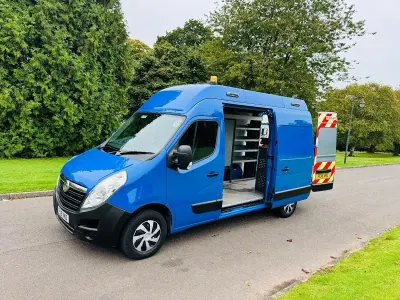 Used Vauxhall Movano 145 HP (106 kW) 2018 Blue MPV