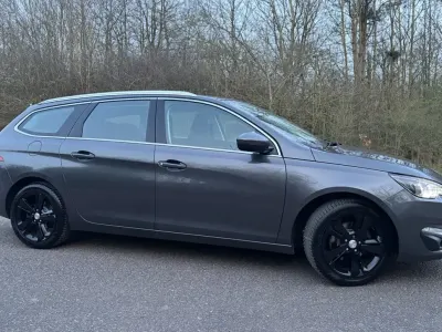 Begagnad Peugeot 308 SW Allure 2016 Grå Kombi