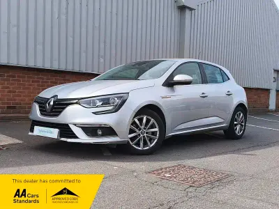 Used Renault Mégane IV Dynamique 130 HP (95 kW) 2017 Silver Hatchback