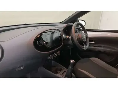 Used Toyota Aygo X PURE 72 HP (52 kW) 2024 SUV
