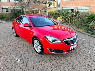 Used Vauxhall Insignia SRi 140 HP (102 kW) 2015 Red Hatchback