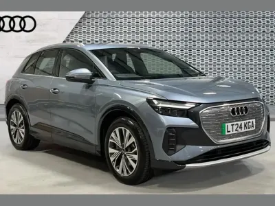 Usado Audi Q4 e-tron Sport 210 kW (286 HP) 2024 Azul SUV