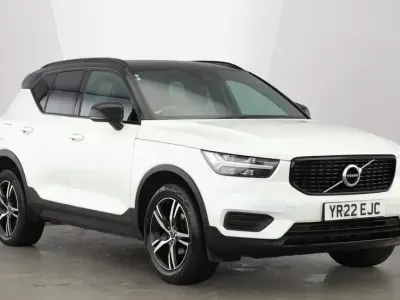 Used Volvo XC40 R-Design 163 HP (119 kW) 2022 White SUV