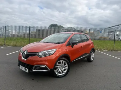 Used Renault Captur Dynamique 90 HP (66 kW) 2017 Orange SUV