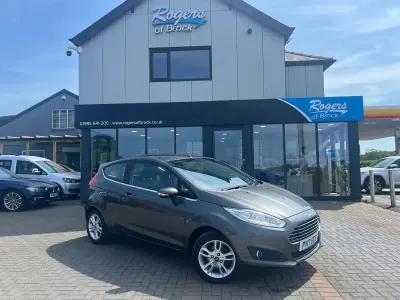 Used Ford Fiesta Zetec 82 HP (60 kW) 2017 Grey Hatchback