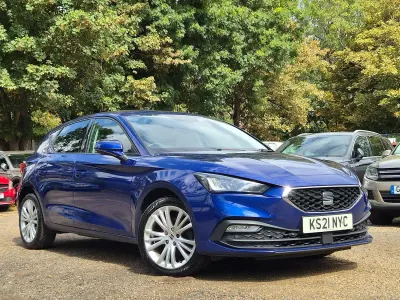 Used Seat Leon SE Dynamic 128 HP (94 kW) 2021 Blue Hatchback