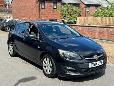 Used Vauxhall Astra Design Edition 2014 Black Hatchback
