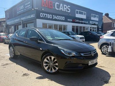 Second-hand Vauxhall Astra 2016 Negru Hatchback