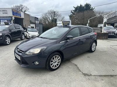 Used Ford Focus Titanium 125 HP (91 kW) 2012 Grey Hatchback