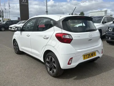 Gebraucht Hyundai i10 Advanced 79 PS (58 kW) 2025 Weiß Kleinwagen