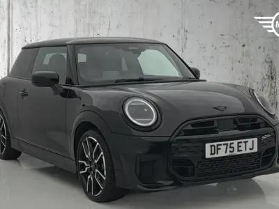Used Mini Cooper Hatch 113 kW (154 HP) 2025 Black Hatchback