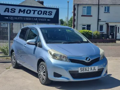 Używany Toyota Yaris Multidrive S 2024 Niebieski Hatchback