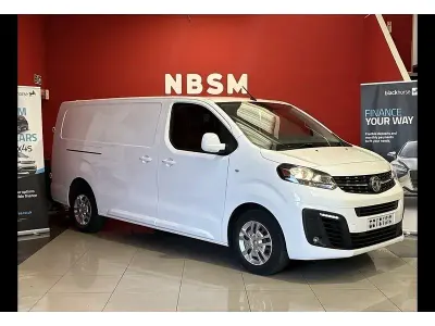 Second-hand Vauxhall Vivaro 100 CP (73 kW) 2022 Alb Monovolum
