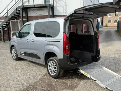 Używany Citroën Berlingo Feel 2020 Szary Minivan