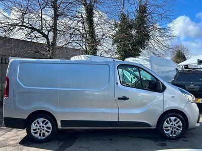 Used Renault Trafic 2016 Silver MPV
