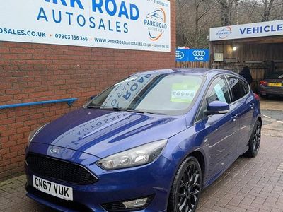 Used Ford Focus ST-Line 125 HP (91 kW) 2017 Blue Hatchback