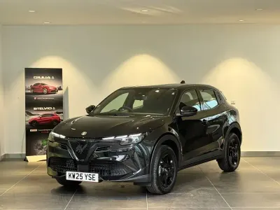 Used Alfa Romeo Junior 145 HP (106 kW) 2025 Tortona black SUV