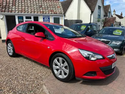 Used Vauxhall Astra GTC Sport 120 HP (88 kW) 2014 Red Hatchback