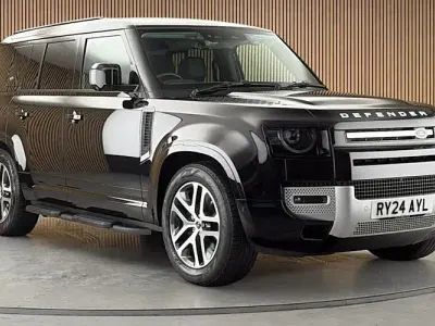 Used Land Rover Defender S 250 HP (183 kW) 2023 Santorini black SUV