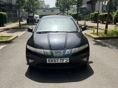 Begagnad Honda Civic EX 140 HK (102 kW) 2007 Svart Halvkombi