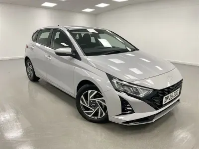 Used Hyundai i20 Advanced 90 HP (66 kW) 2025 Grey Hatchback