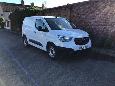 Used Vauxhall Combo 100 kW (136 HP) 2025 White Van